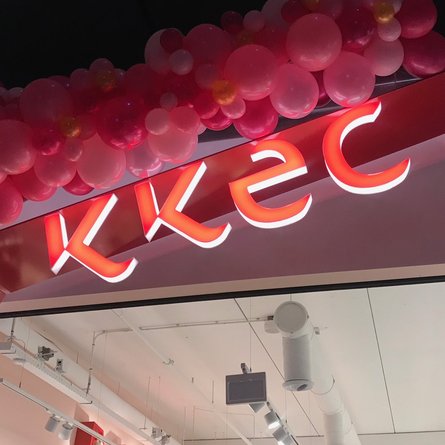 [Translate to German:] KKEC LED doosletters rood met wit